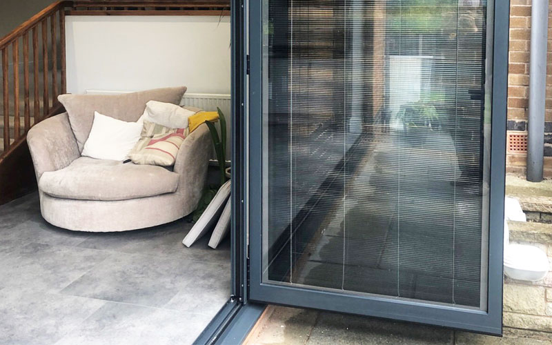 bifold with integral blinds